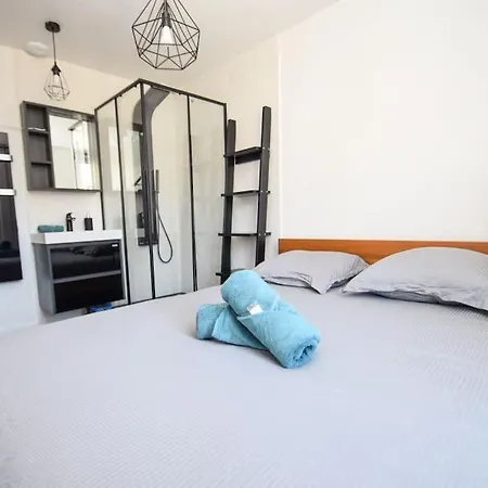 Collins Malo Intra Muros 2 Pers Wifi Apartment